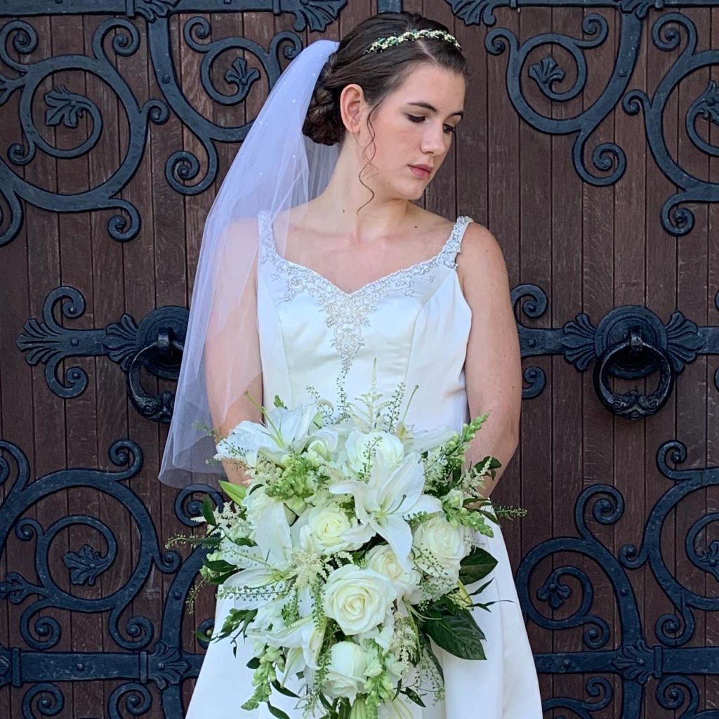 Weddings Brides White Roses and Lilys